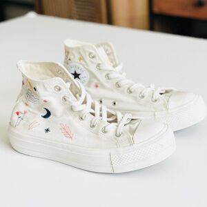 Converse SIZE 9.5 All Star Lift Platform It’s Okay to Wander sneakers
